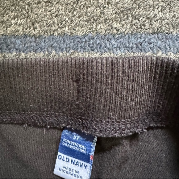 Old Navy Toddler Boy Black Knit Pull on Shorts Size 5T Gently - Picture 2 of 3